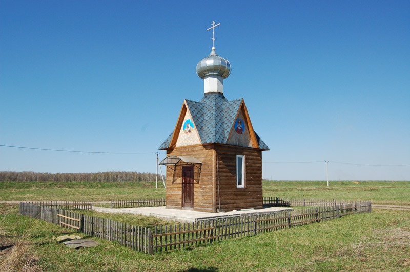 Часовня Георгия Победоносца, Слободка (Алексинский район и пос. Новогуровский, Тульская область). общий вид в ландшафте