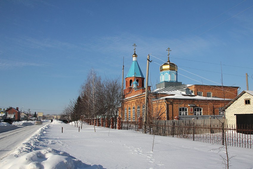 Красный Яр. Церковь Михаила Архангела. общий вид в ландшафте