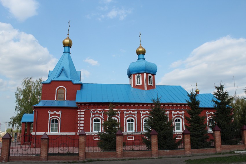 Церковь Покрова Пресвятой Богородицы (новая), Чердаклы (Чердаклинский район, Ульяновская область). фасады