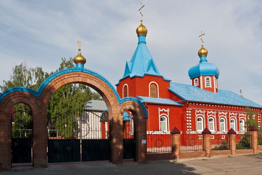 Церковь Покрова Пресвятой Богородицы (новая), Чердаклы (Чердаклинский район, Ульяновская область). фасады