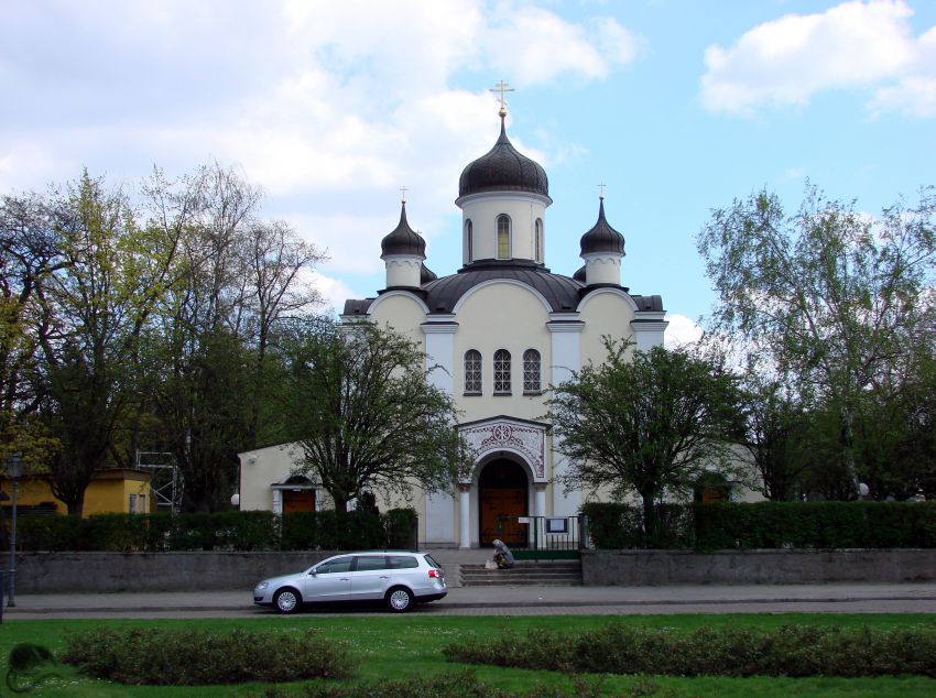 Кафедральный собор Воскресения Христова, Берлин (Германия, Прочие страны). общий вид в ландшафте