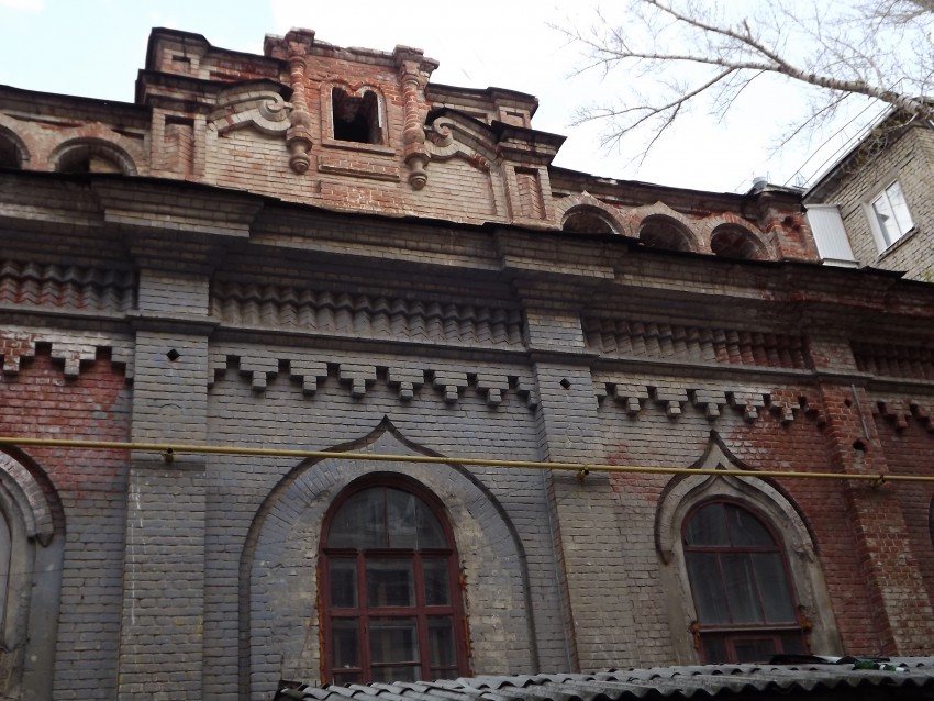 Домовая церковь Казанской иконы Божией Матери (белокриницкая) при бывшей богадельне имени Александра II, Саратов (Саратов, город, Саратовская область). архитектурные детали