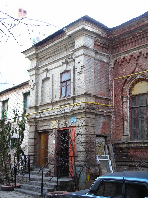 Домовая церковь Казанской иконы Божией Матери (белокриницкая) при бывшей богадельне имени Александра II, Саратов (Саратов, город, Саратовская область). архитектурные детали