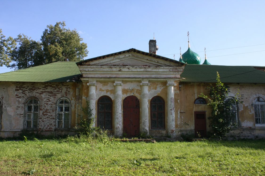 Углич. Алексеевский женский монастырь. Церковь Алексия, митрополита Московского. фасады