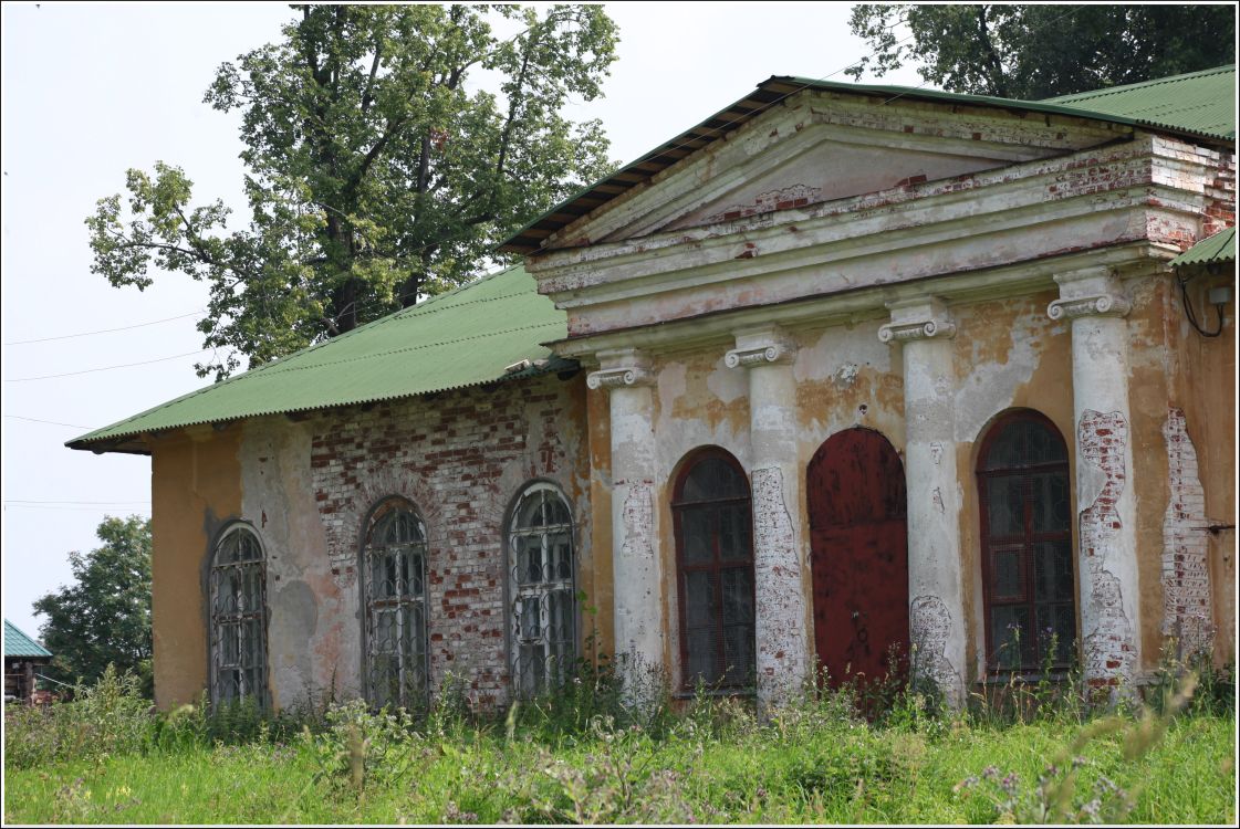 Углич. Алексеевский женский монастырь. Церковь Алексия, митрополита Московского. фасады