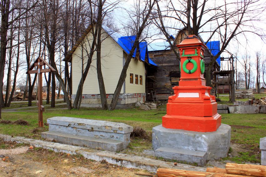 Церковь Покрова Пресвятой Богородицы (новая), Баранчинский (Кушва (Кушвинский ГО и ГО Верхняя Тура), Свердловская область). общий вид в ландшафте