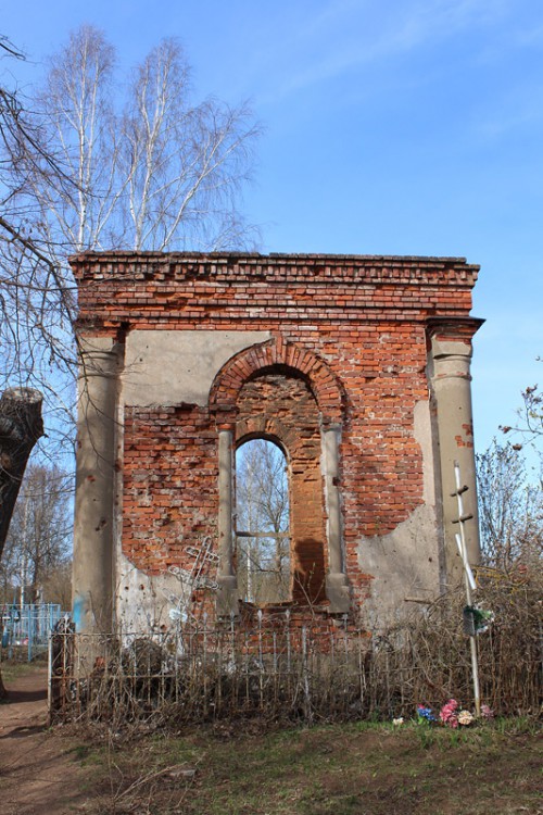 Часовня-усыпальница Рядовых, Сольцы (Солецкий район, Новгородская область). общий вид в ландшафте