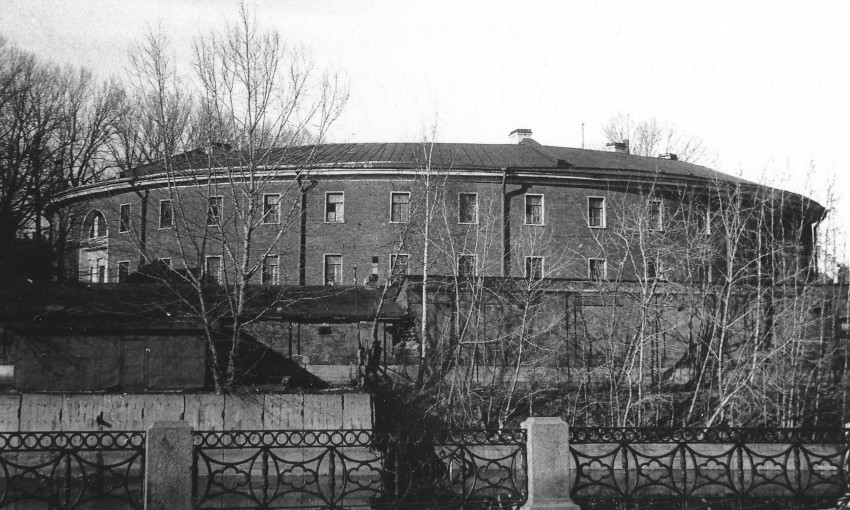 Тюрьма бутылка санкт петербург старые