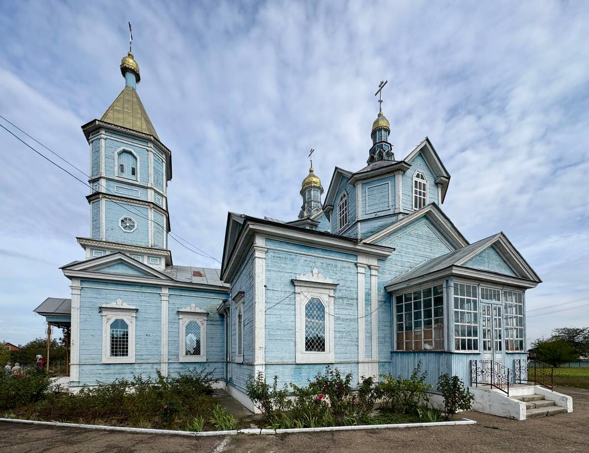 Вид с юго-запада, фасады. Церковь Богоявления Господня, Калининская (Калининский район, Краснодарский край)