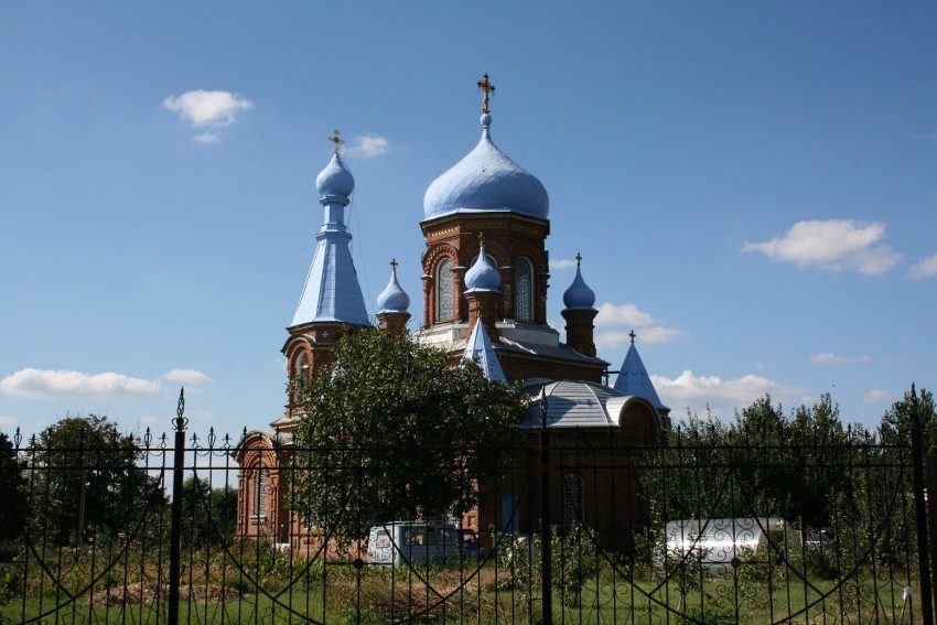 Церковь Троицы Живоначальной, Казанская (Кавказский район, Краснодарский край). общий вид в ландшафте