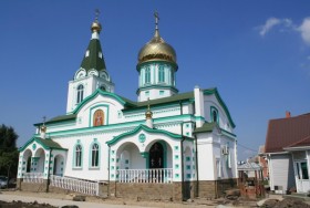 Динская. Церковь Троицы Живоначальной