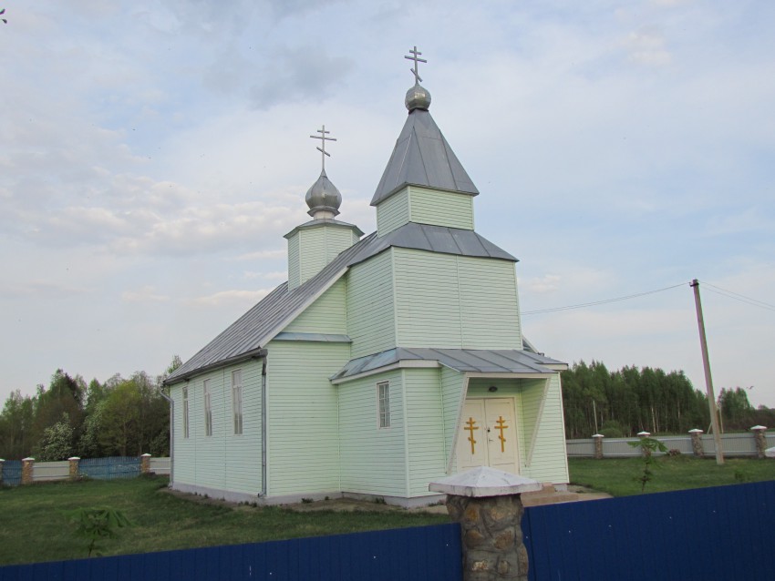 Рацевичи. Церковь Благовещения Пресвятой Богородицы. общий вид в ландшафте