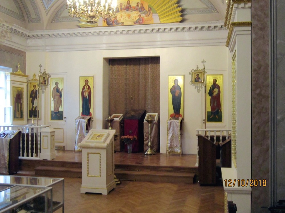 Домовая церковь Петра и Павла при Санкт-Петербургском Университете, Василеостровский район (Санкт-Петербург, г. Санкт-Петербург). интерьер и убранство, Внутреннее убранство церкви свв. апостолов Петра и Павла.