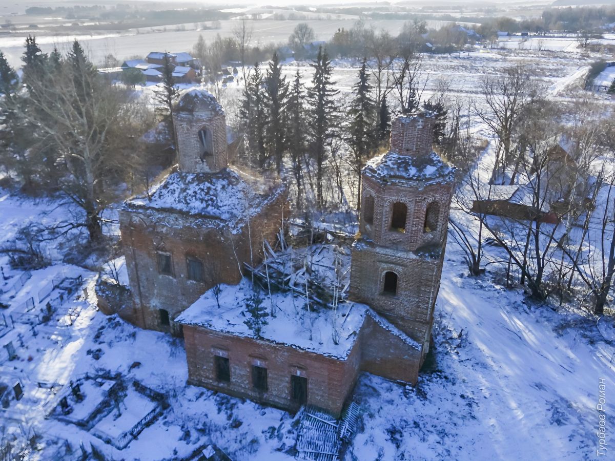 Церковь Троицы Живоначальной, Сныхово (Белёвский район, Тульская область). общий вид в ландшафте, Вид с севера
