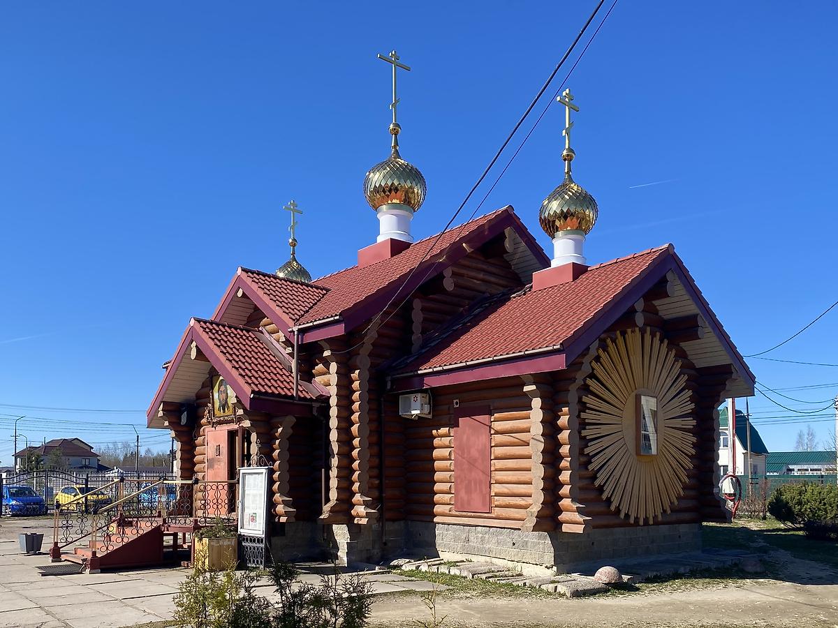 Вид с ЮВ, фасады. Церковь Владимира равноапостольного, Коммунар (Гатчинский район, Ленинградская область)
