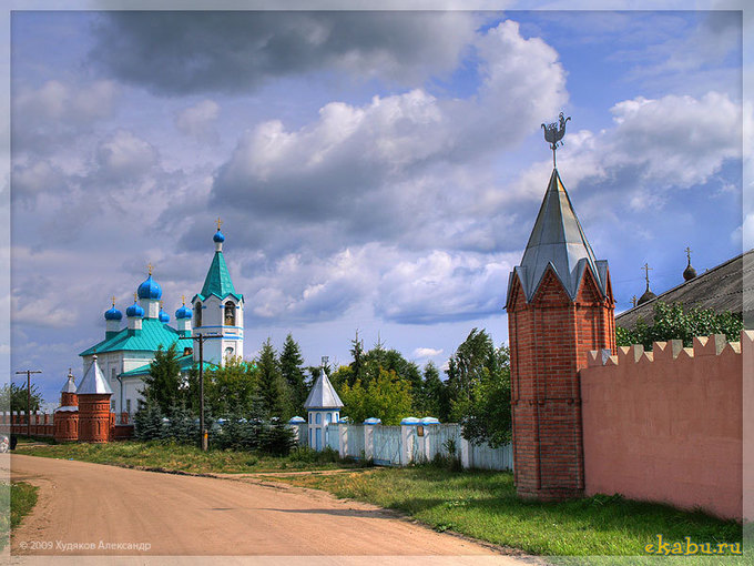 Боровское. Боровский монастырь Похвалы Божией Матери. общий вид в ландшафте