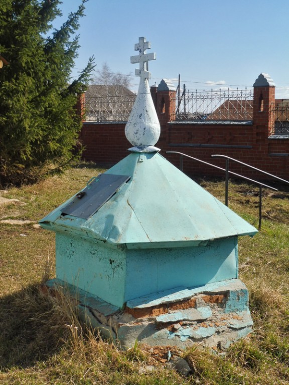 Боровский монастырь Похвалы Божией Матери, Боровское (Катайский район, Курганская область). дополнительная информация, Церковный колодец