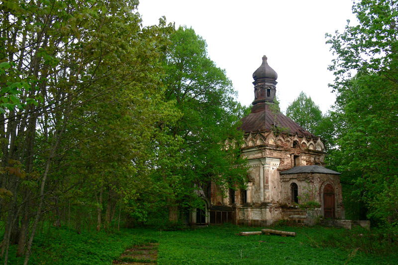 Церковь Екатерины, Льзи (Маловишерский район, Новгородская область). общий вид в ландшафте