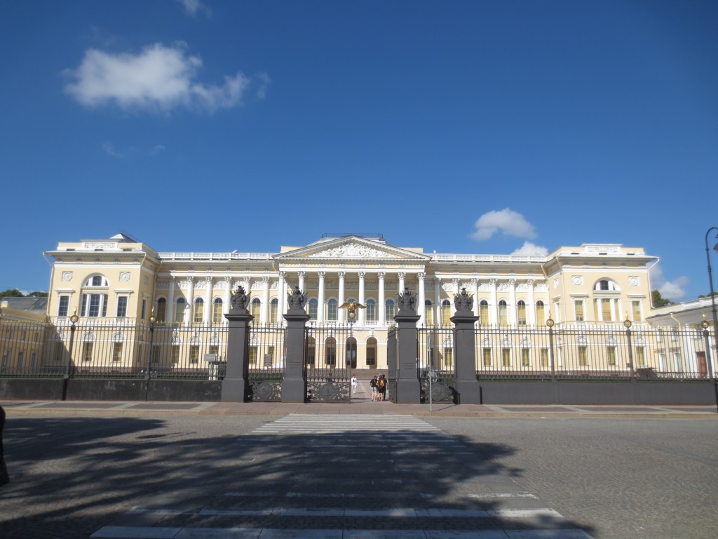Домовая церковь Михаила Архангела при Русском Музее в Михайловском дворце, Центральный район (Санкт-Петербург, г. Санкт-Петербург). фасады