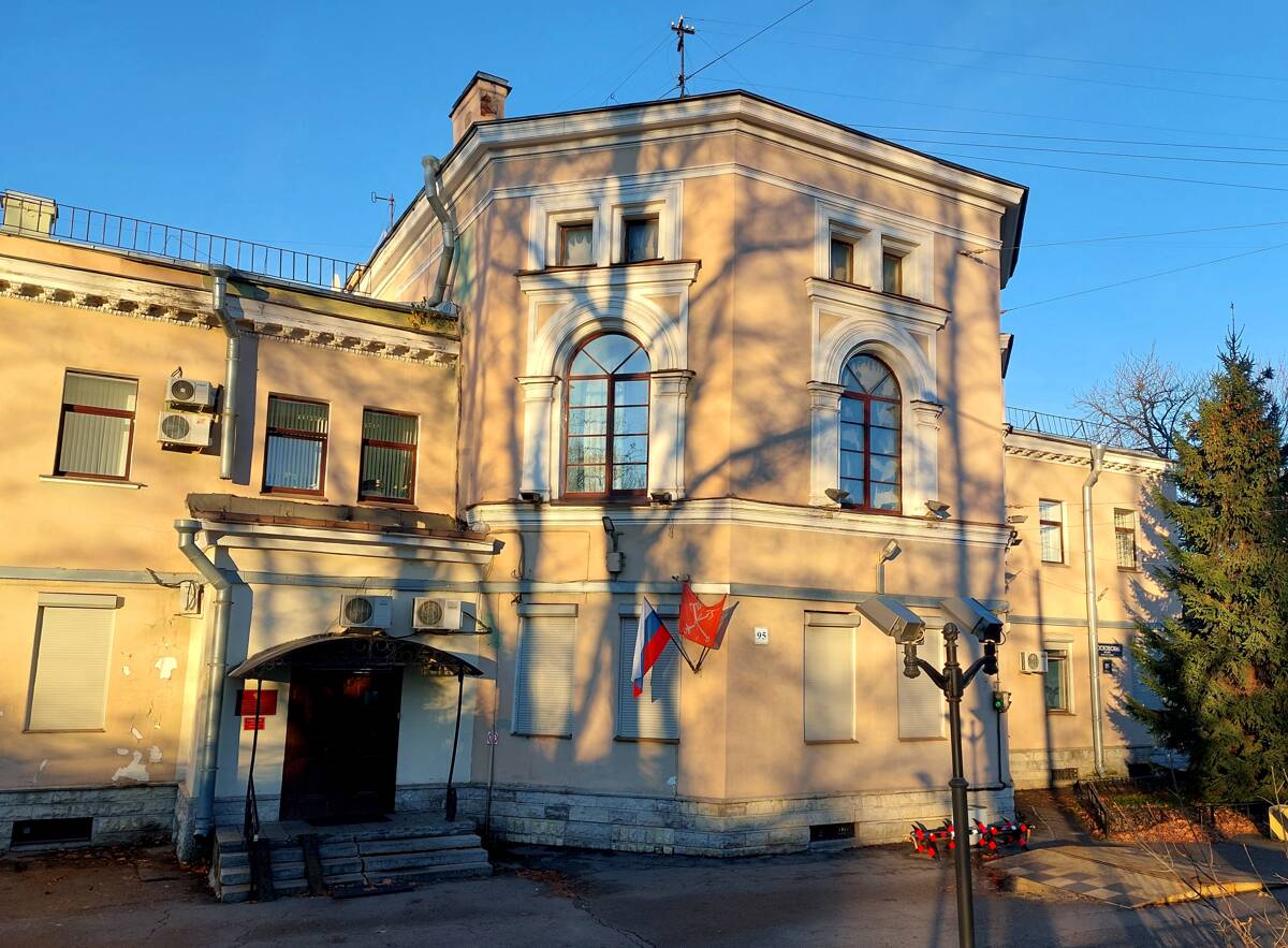 Домовая церковь Покрова Пресвятой Богородицы при бывшей богадельне Мещанского Общества, Московский район (Санкт-Петербург, г. Санкт-Петербург). фасады