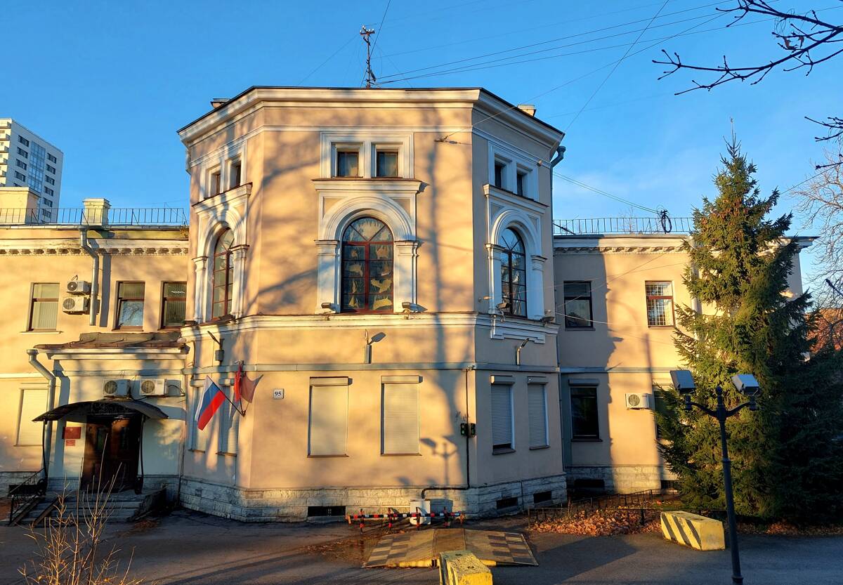 Домовая церковь Покрова Пресвятой Богородицы при бывшей богадельне Мещанского Общества, Московский район (Санкт-Петербург, г. Санкт-Петербург). фасады