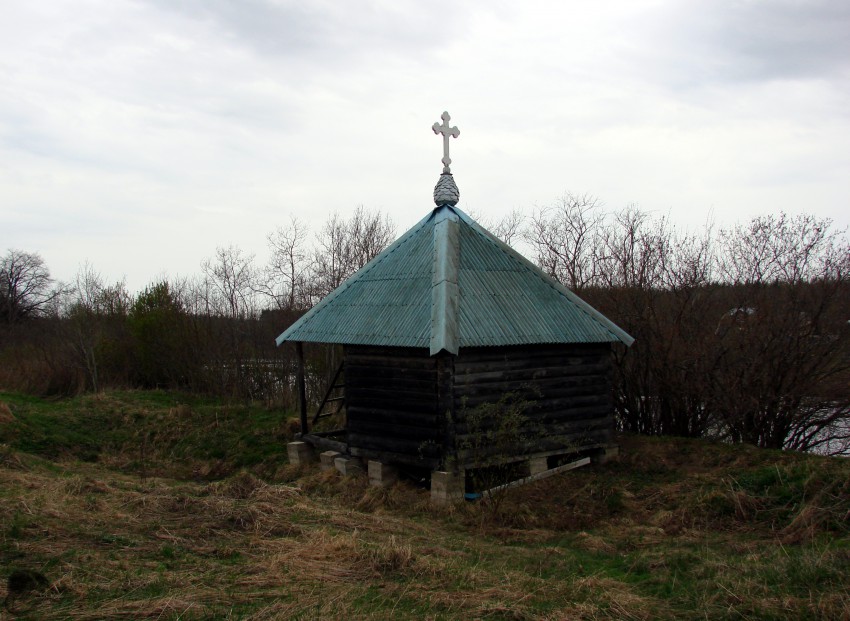 Новый Луцк. Часовня Тихвинской иконы Божией Матери. общий вид в ландшафте