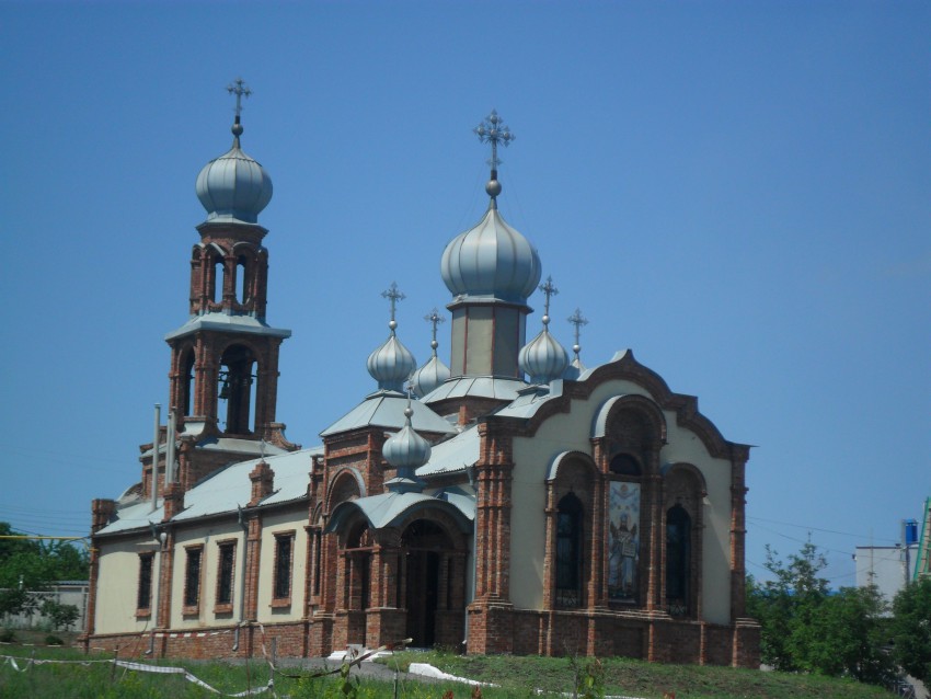 Луганск. Церковь Димитрия Солунского. фасады