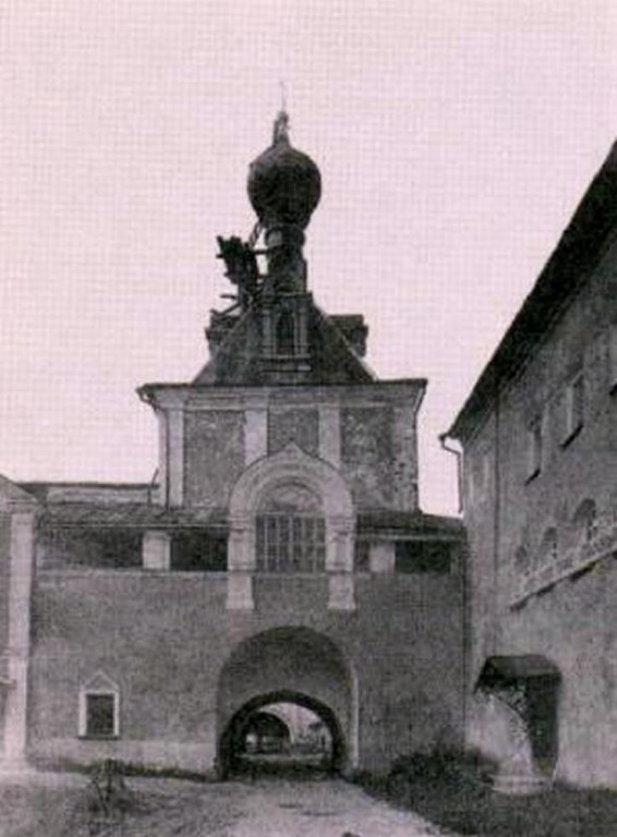 Троицкий Калязинский Макарьевский монастырь, Калязин (Калязинский район, Тверская область). архивная фотография, Надвратный храм Макария Фот. 1930-х гг. http://tver.livejournal.com/1063484.html