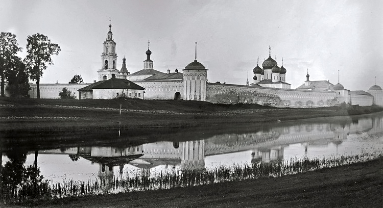 Калязин. Троицкий Калязинский Макарьевский монастырь. архивная фотография, фотоснимок с дореволюционной карточки