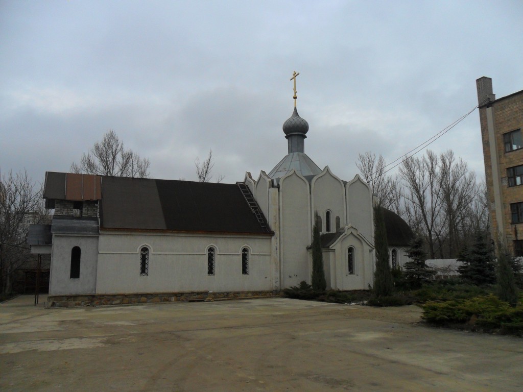 Луганск. Церковь Иоанна Златоуста. фасады
