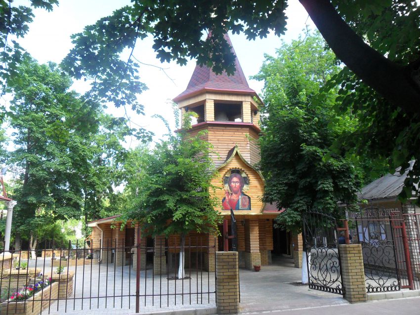 Церковь Гурия, Самона и Авива, Луганск (Луганск, город, Украина, Луганская область). общий вид в ландшафте