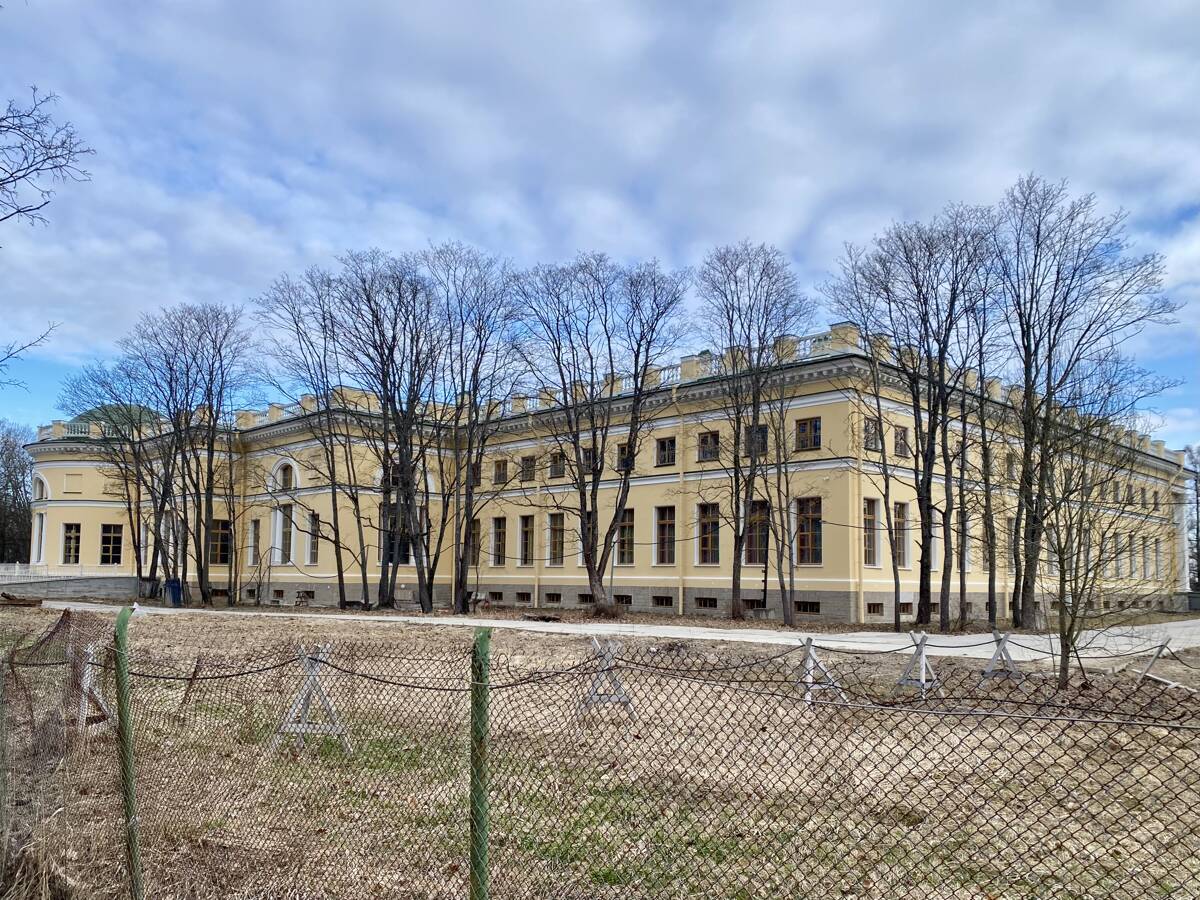 Церковь Александры Римской  при Александровском Дворце, Пушкин (Царское Село) (Санкт-Петербург, Пушкинский район, г. Санкт-Петербург). фасады, Вид с ЮВ