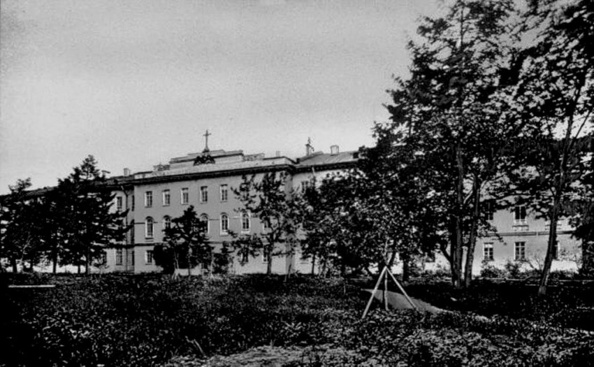 Церковь Петра и Павла при Петропавловской больнице, Петроградский район (Санкт-Петербург, г. Санкт-Петербург). архивная фотография, фото с сайта http://globus.aquaviva.ru/domovaya-tserkov-sv-app-petra-i-pavla-pri-bolnitse-im-erismana#ad-image-0