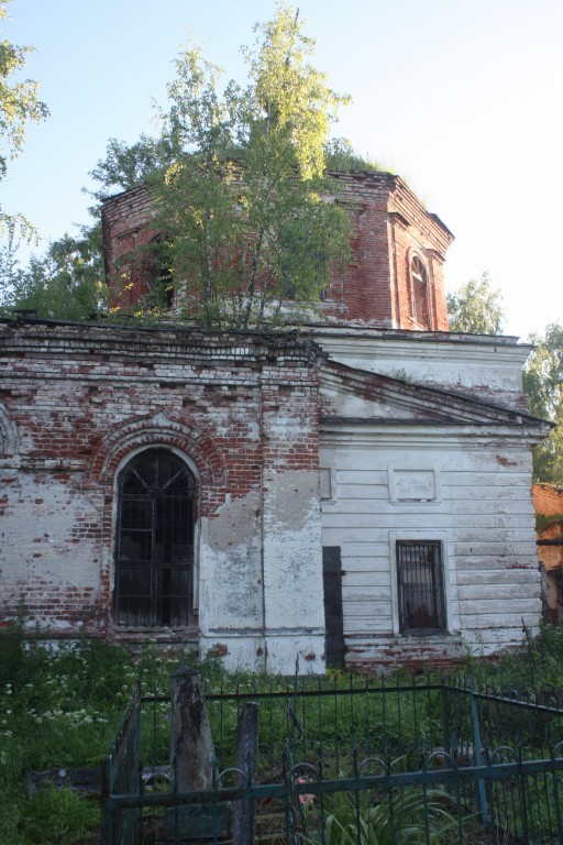 Церковь Покрова Пресвятой Богородицы, Курганы (Бежецкий район, Тверская область). фасады