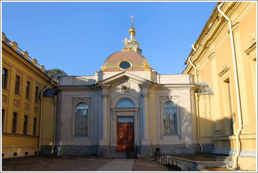 Петроградский район. Церковь Александра Невского в Петропавловской крепости. фасады