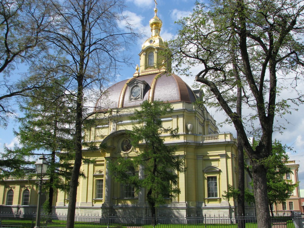 Петроградский район. Церковь Александра Невского в Петропавловской крепости. фасады