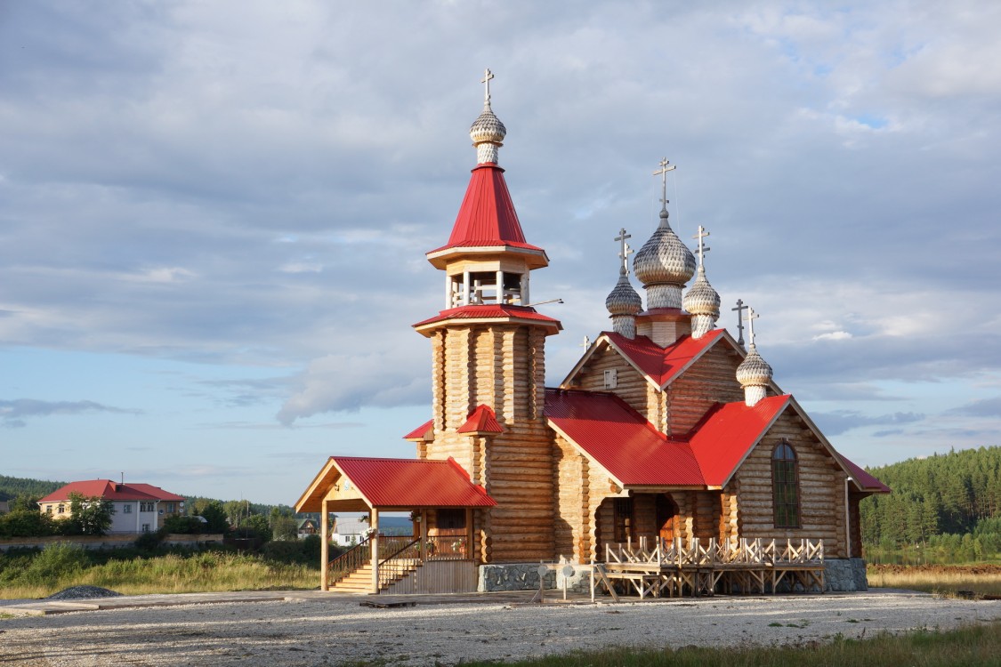 Церковь Георгия Победоносца, Мариинск (Ревда (ГО Ревда и ГО Дегтярск), Свердловская область). фасады, Вид с юго-зап. стороны