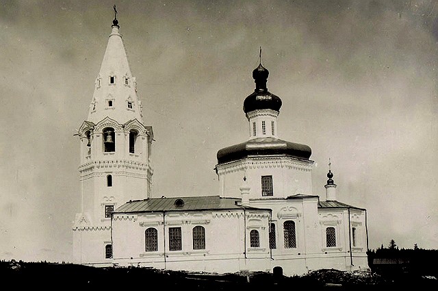 Архиерейское подворье. Церковь Троицы Живоначальной, Октябрьское (Октябрьский район, Ханты-Мансийский автономный округ). архивная фотография, фото с http://www.ugra.aif.ru/blogs/diary/1107634