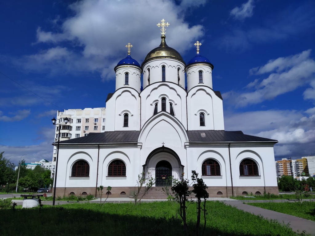 Церковь Введения во Храм Пресвятой Богородицы в Южном Бутове, Южное Бутово (Юго-Западный административный округ (ЮЗАО), г. Москва). фасады
