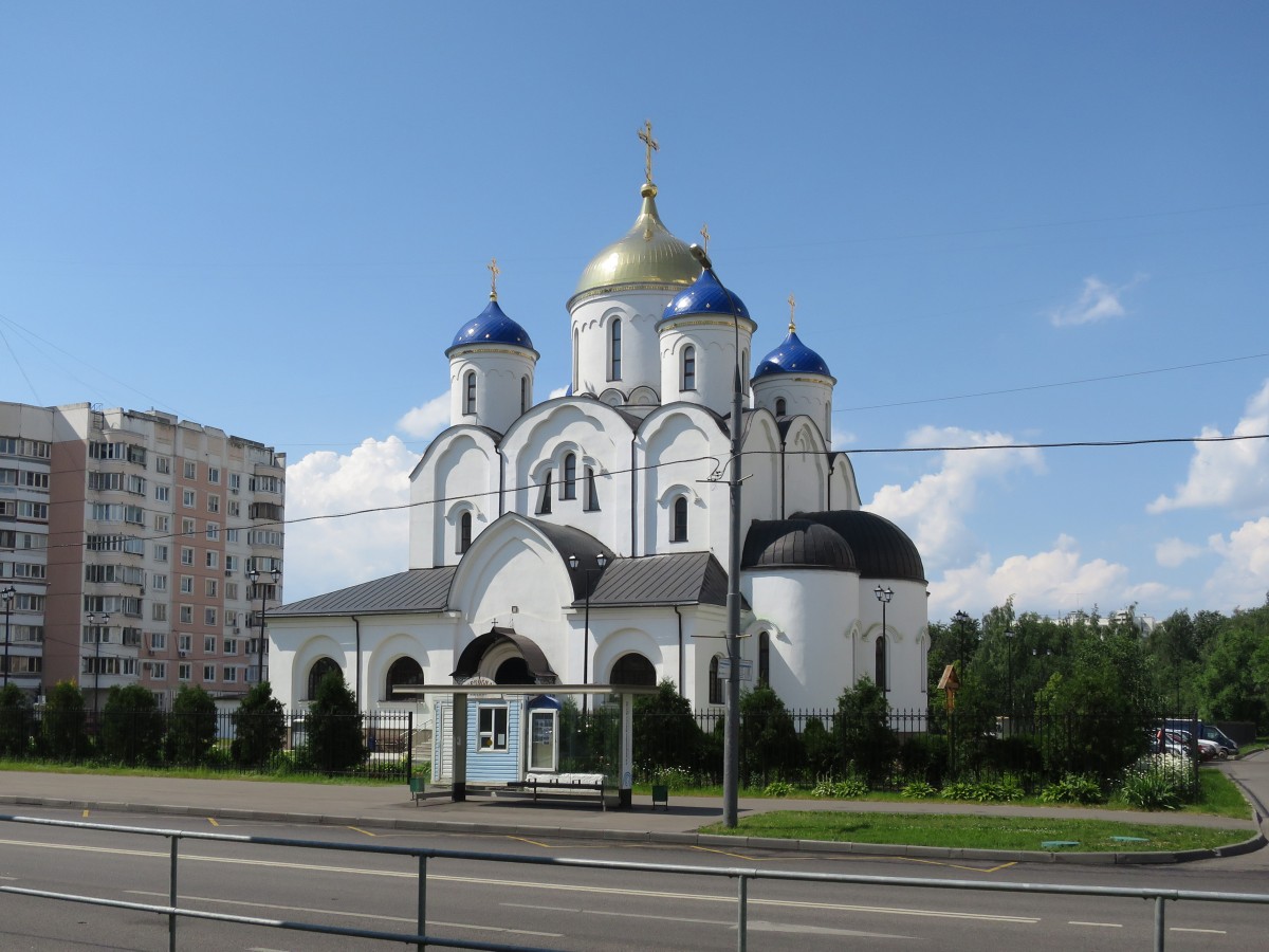 Церковь Введения во Храм Пресвятой Богородицы в Южном Бутове, Южное Бутово (Юго-Западный административный округ (ЮЗАО), г. Москва). фасады