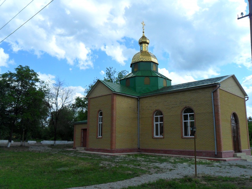 Церковь Константина и Елены, Белореченский (Лутугинский район, Украина, Луганская область). общий вид в ландшафте