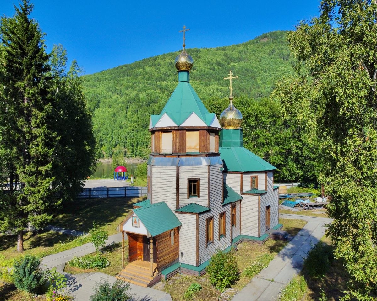Церковь Покрова Пресвятой Богородицы, Мама (Мамско-Чуйский район, Иркутская область). фасады, Вид с ЮЗ 