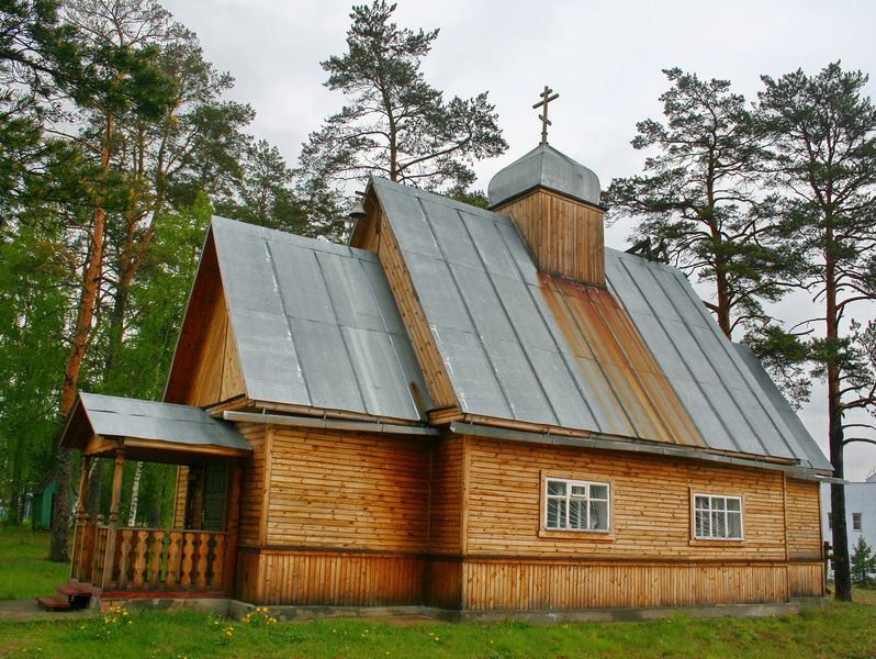 Часовня Михаила Архангела, Владимирский Лагерь (Струго-Красненский район, Псковская область). общий вид в ландшафте