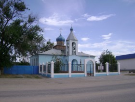 Садовое. Церковь Рождества Пресвятой Богородицы