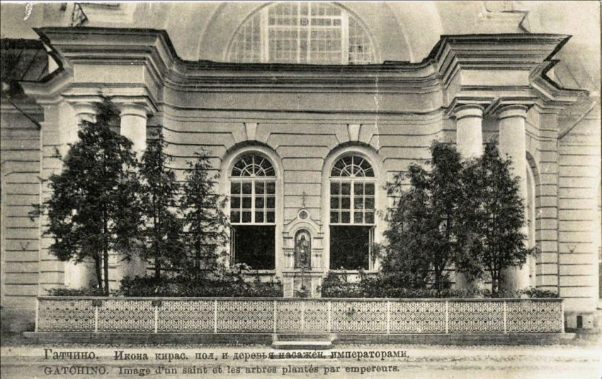 Домовая церковь Николая Чудотворца при бывшем Лейб-Гвардии Кирасирском полку, Гатчина (Гатчинский район, Ленинградская область). архивная фотография, фото с сайта http://humus.livejournal.com