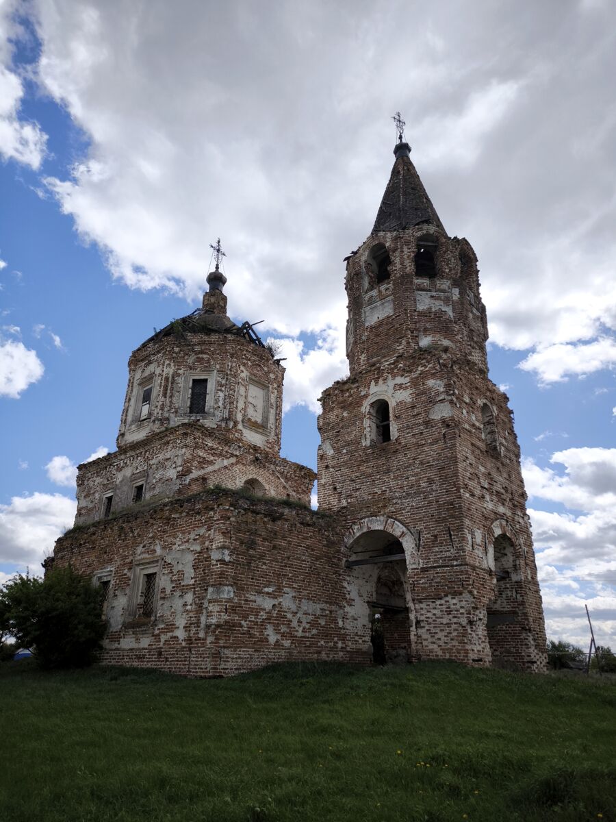 Церковь Рождества Пресвятой Богородицы, Луначарское (Лопатинский район, Пензенская область). общий вид в ландшафте
