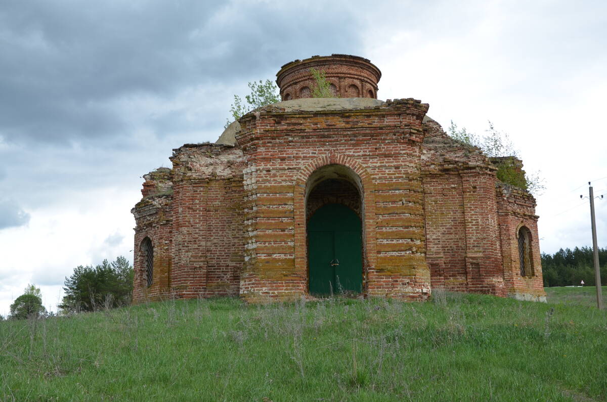Церковь Троицы Живоначальной, Максимовка (Каменский район, Пензенская область). фасады, Западный фасад
