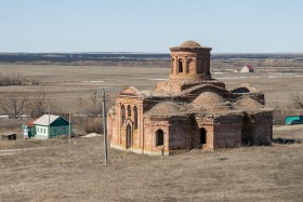 Максимовка. Церковь Троицы Живоначальной