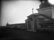 Храмовый комплекс Ольховского погоста, Вид части храма и части ограды. Фотограф К.Ф. Некрасов; Госкаталог №17423133; http://onegaonline.ru/<br>, Андроновская, Каргопольский район, Архангельская область
