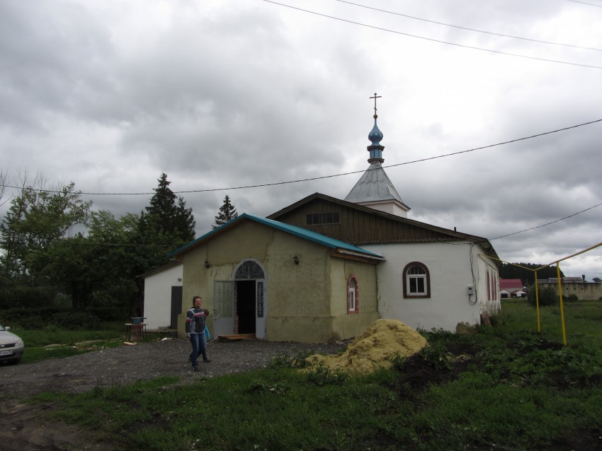 Павло-Куракино. Церковь Михаила Архангела. общий вид в ландшафте